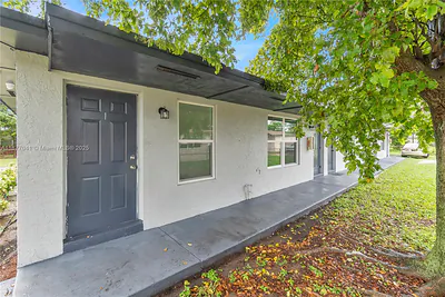 5807 SW 27th St 1 #1 West Park FL