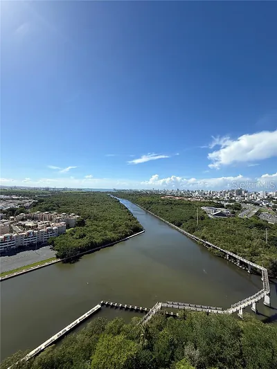 48 AVE. LUIS MUÑOZ RIVERA COND. AQUABLUE 2604 #2604 San Juan PR