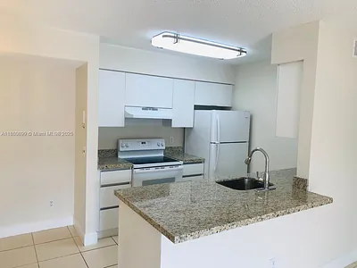 10477 NW 7th St 104 #104 Pembroke Pines FL