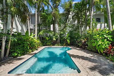 3143 Day Ave B #B Miami FL