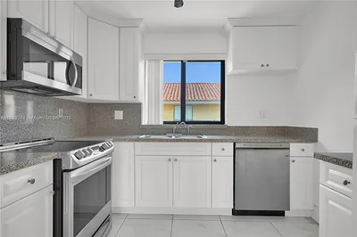 2740 W 61st St 204 #204 Hialeah FL