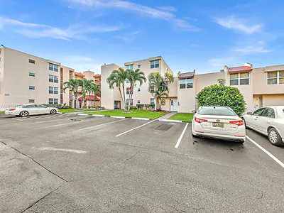 9451 Evergreen Pl 104 #104 Davie FL