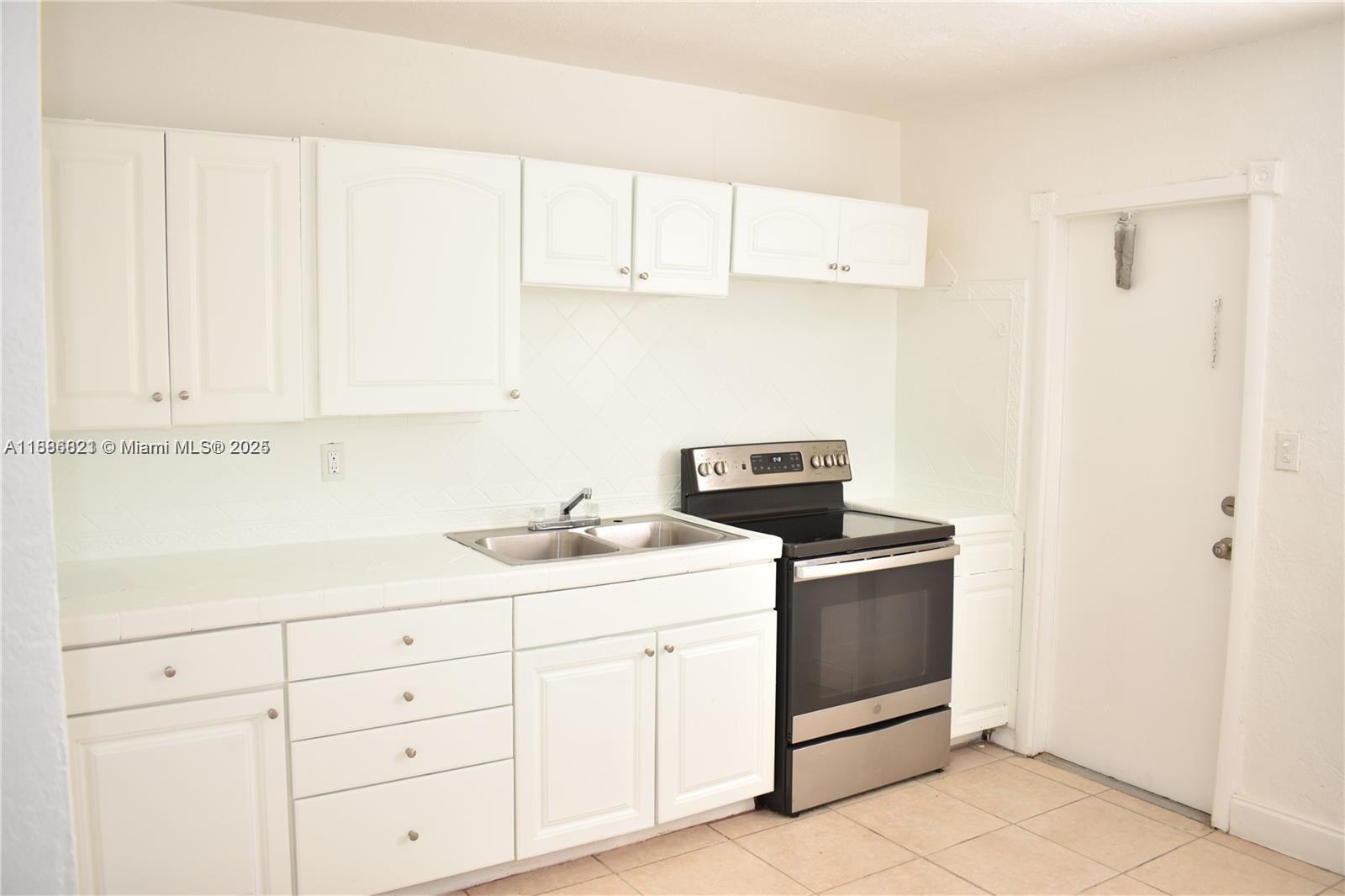 633 NW 6th Ct 1N #1N Hallandale Beach FL