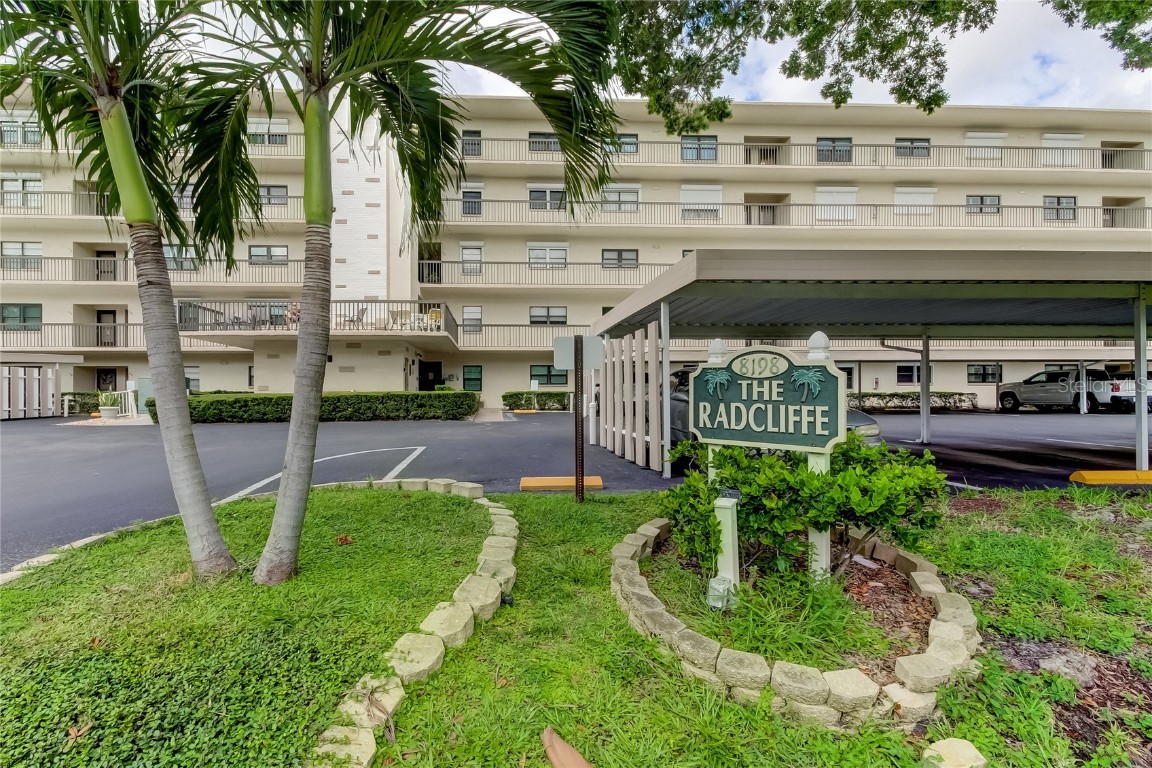 8198 TERRACE GARDEN DRIVE N 109 #109 St Petersburg FL