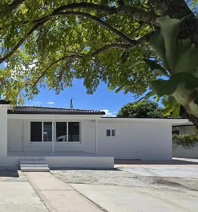 598 E 41st St Hialeah FL