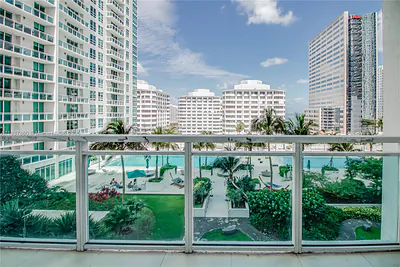 951 Brickell Ave 1402 #1402 Miami FL