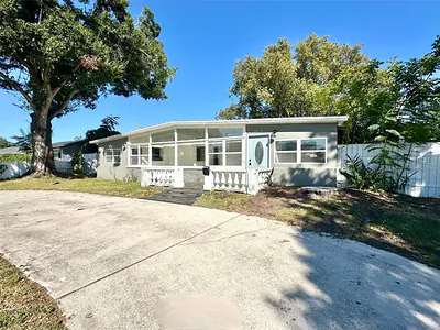 6613 ORCHARD DRIVE N St Petersburg FL