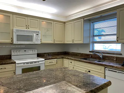 2832 FILLMORE ST 22 #22 Hollywood FL