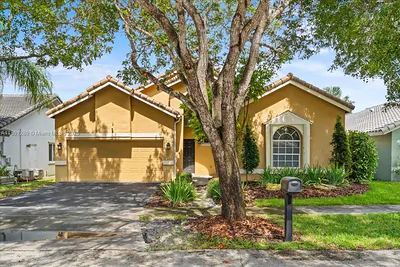 11575 S Quayside Dr Cooper City FL