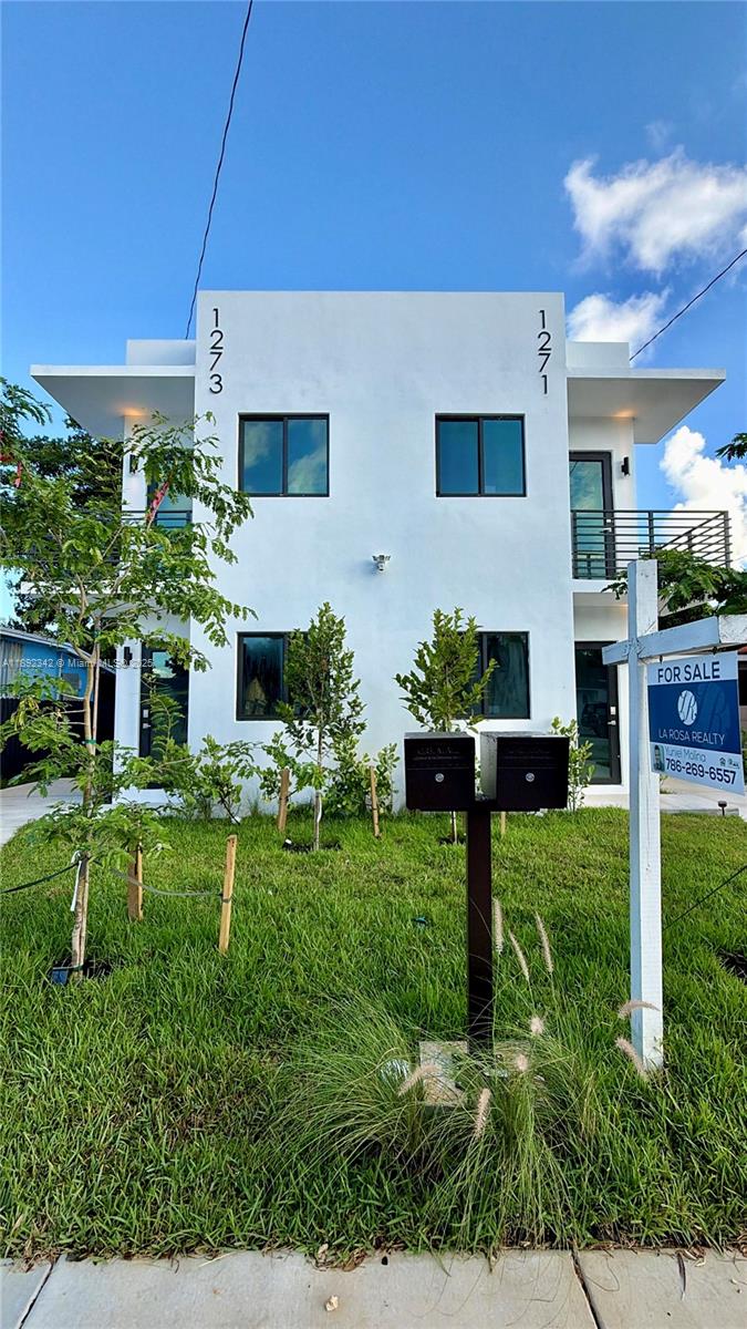 1271 NW 38th St Miami FL