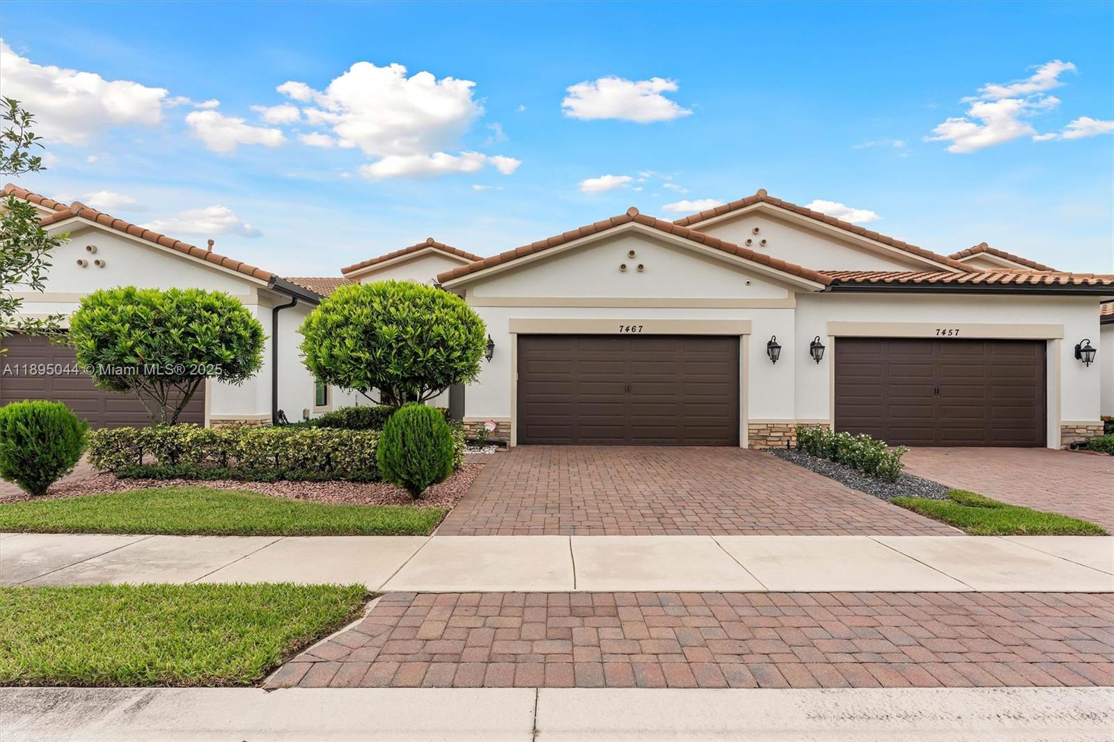 7467 S Blue Spring Dr Parkland FL