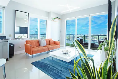 60 SW 13th St 2001 #2001 Miami FL