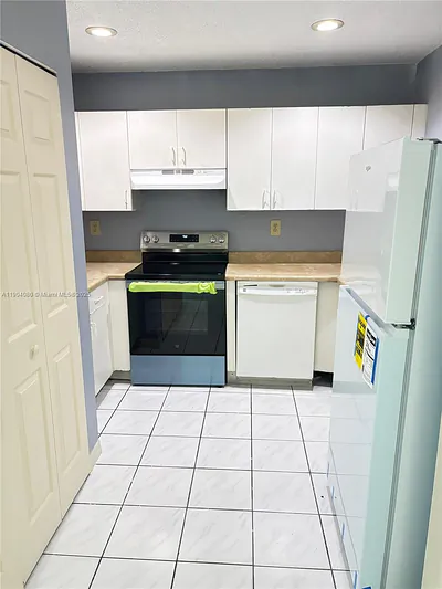 300 NW 114th Ave 2-102 #2-102 Sweetwater FL