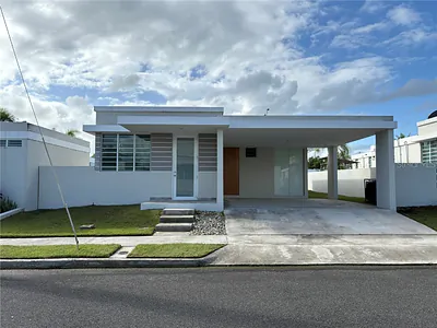 B-3 CALLE ACACIA Las Piedras PR