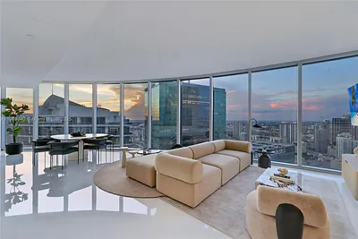 300 Biscayne Boulevard Way 5108 #5108 Miami FL