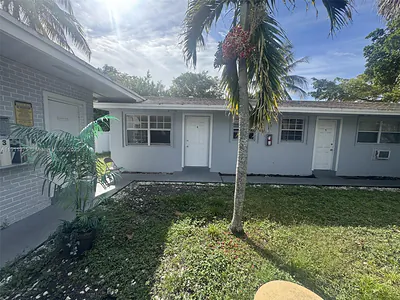 923 SE 2nd Ave 4 #4 Hallandale Beach FL