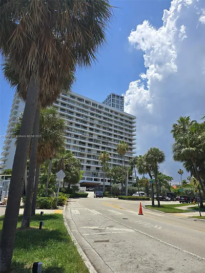200 SE 15th Rd 6B #6B Miami FL