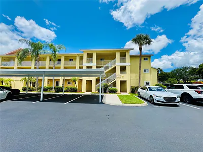 8244 KEY ROYAL CIRCLE 633 #633 Naples FL