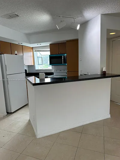 3350 N Pinewalk Dr N 1417 #1417 Margate FL