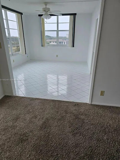 575 Oaks Ln 701 #701 Pompano Beach FL
