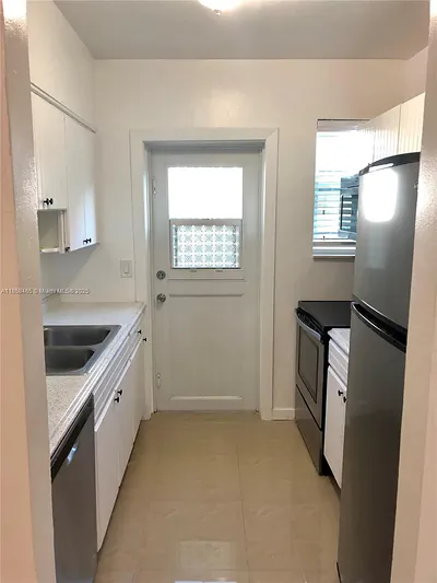 8227 Crespi Blvd 3 #3 Miami Beach FL