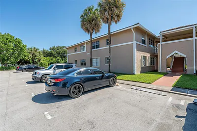 1033 Twin Lakes Dr 27-D #27-D Coral Springs FL