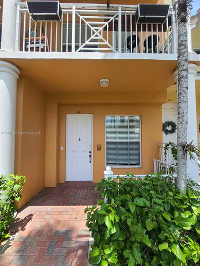 323 SW 13th Ter 323 #323 Fort Lauderdale FL