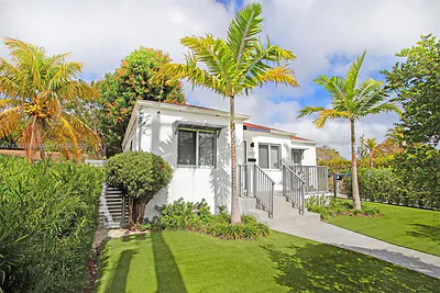 1117 SW 13th St Miami FL