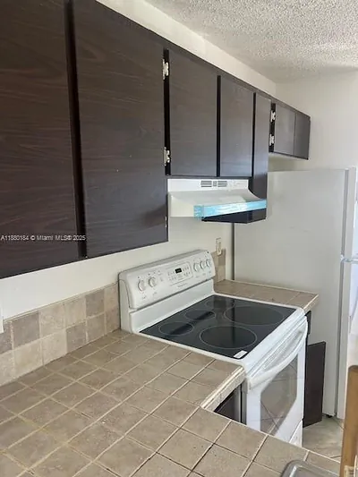 20800 NE 8th Ct 203-17 #203-17 Miami FL