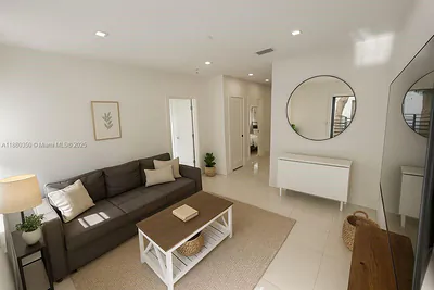 733 Michigan Ave 2 #2 Miami Beach FL