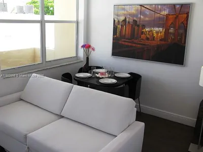 910 Jefferson Ave 3B #3B Miami Beach FL