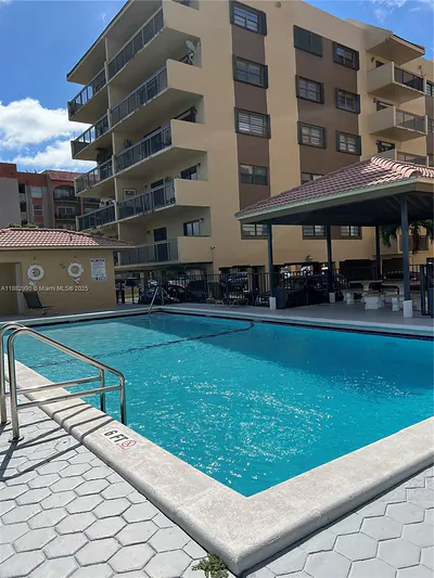 5249 NW 7th St 303 #303 Miami FL