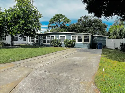 6710 KINGSWOOD DRIVE N St Petersburg FL