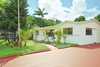 18600 NW 42nd Pl Miami Gardens FL