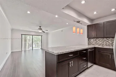 9301 SW 92nd Ave 304B #304B Miami FL