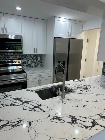5280 NW 7th St 306 #306 Miami FL