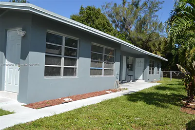 112 SW 19th Ave 1-2 #1-2 Fort Lauderdale FL