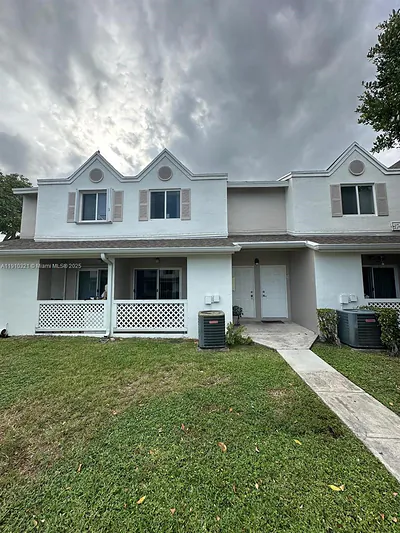 17440 NW 67th Pl B-5 #B-5 Hialeah FL