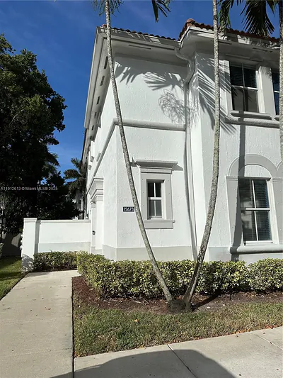 15673 SW 39th St 235 #235 Miramar FL