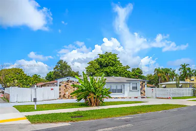 600 SW 10th St Hallandale Beach FL