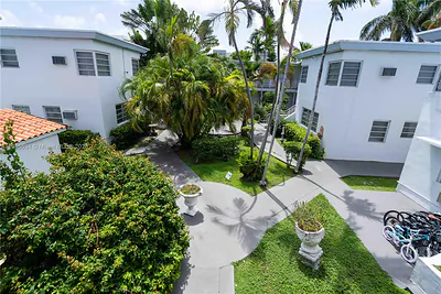 8315 Byron Ave 2A #2A Miami Beach FL