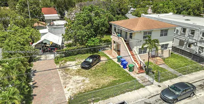 255 NW 32nd St Miami FL