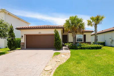 8410 NW Greenbank Cir Port St Lucie FL