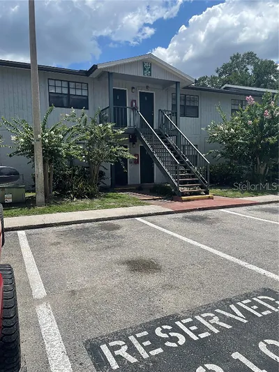 203 PINE VIOLET COURT 202 #202 Tampa FL