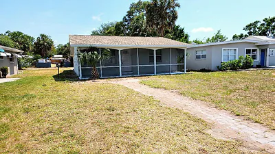 530 74TH AVENUE N St Petersburg FL