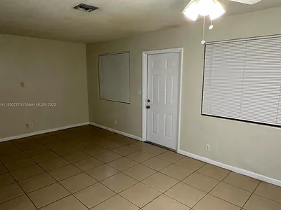 214 SE 8th St 5 #5 Hallandale Beach FL