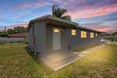 369 Phippen Waiters Rd 2 #2 Dania Beach FL