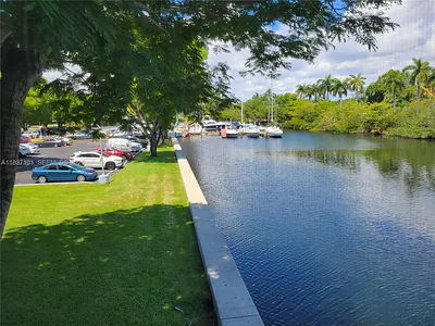 3401 N Country Club Dr EI-202 #EI-202 Aventura FL