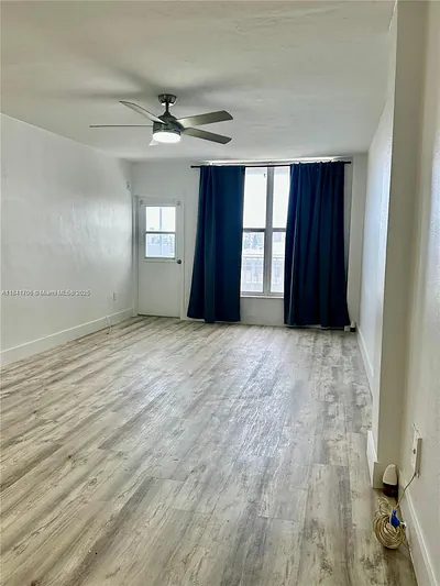 1300 Lincoln Rd D704 #D704 Miami Beach FL
