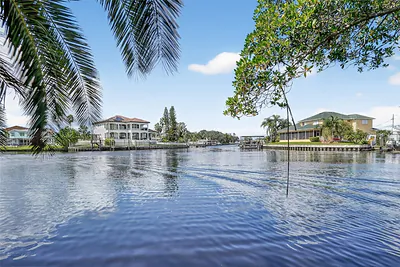 330 90TH AVENUE NE St Petersburg FL